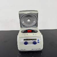 Eppendorf 5418 Centrifuge image 3